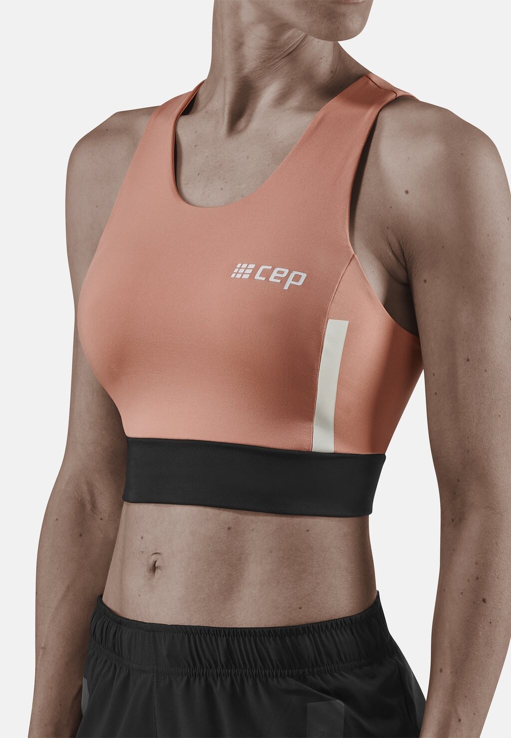 

Спортивный бюстгальтер CEP