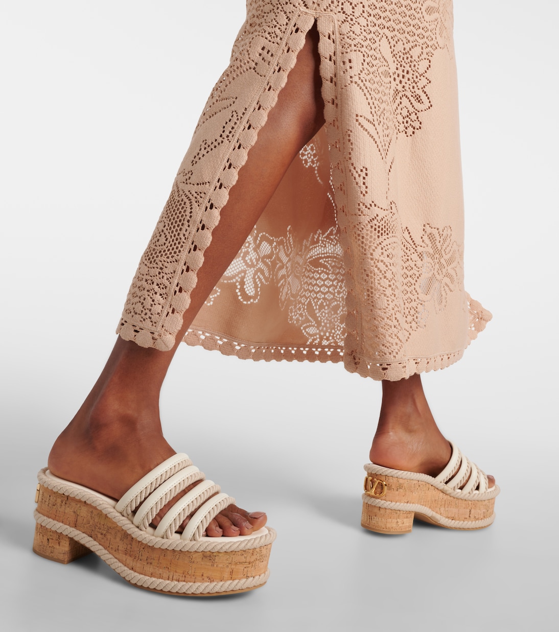 Кожаные мюли на платформе VLogo Summerblocks Valentino Garavani, слоновая кость — фото 4
