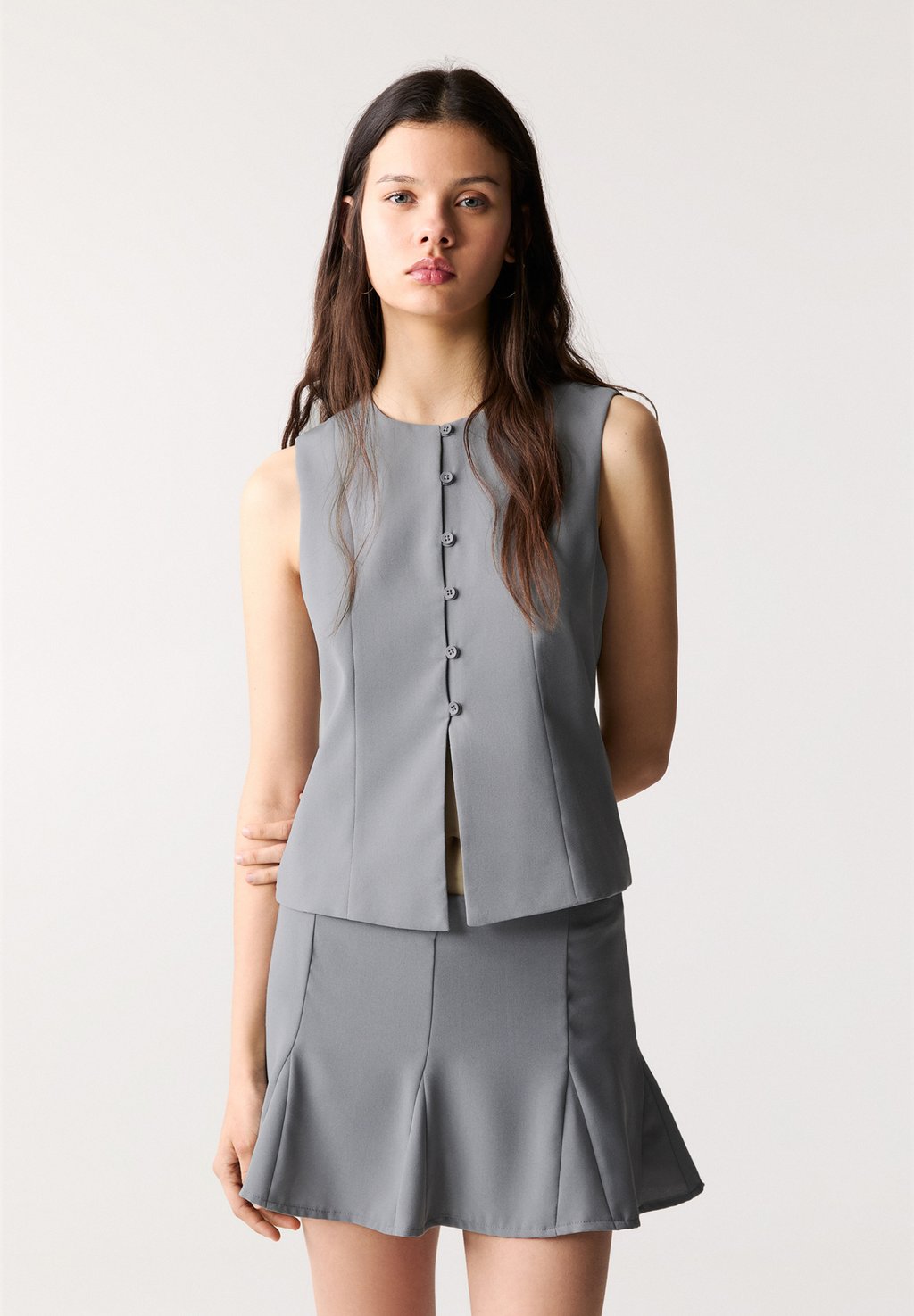

Жилет ROUND NECK PULL&BEAR, серый