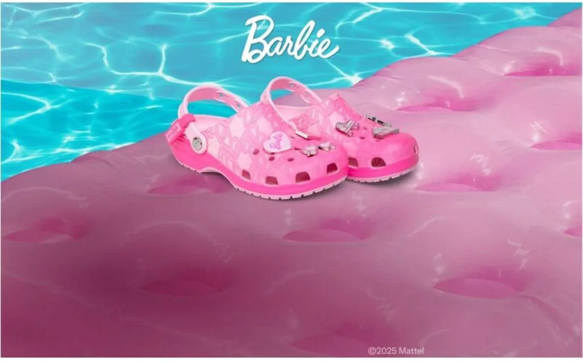 Унисекс сабо Crocs Barbie Classic, мультиколор — фото 2