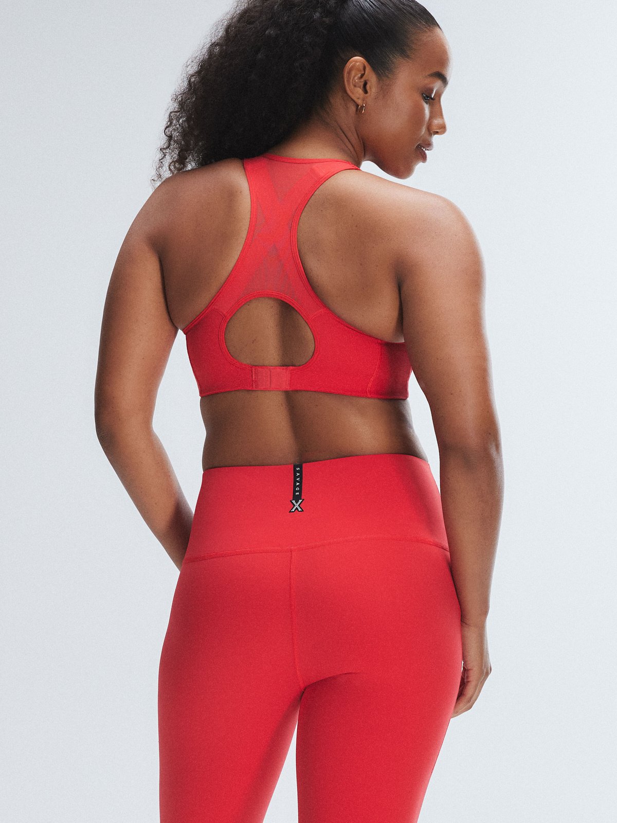 

Спортивный бюстгальтер Savage X Fenty Breakthru High-Impact, цвет Red Caliente