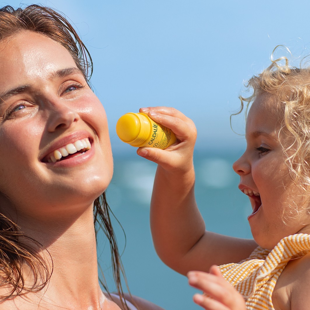 Солнцезащитный крем vinosun protect vinosun protect invisible stick spf50 Caudalie, вес 15 гр. — фото 3