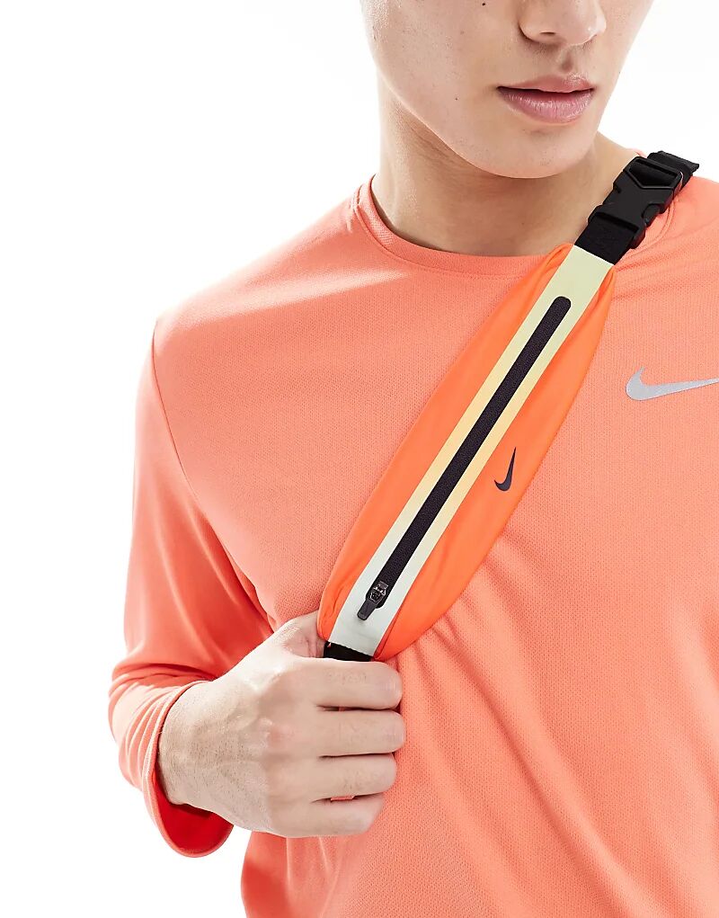 

Тонкий поясной комплект 3.0 в ярко-малиновом и пещерно-фиолетовом цветах Nike