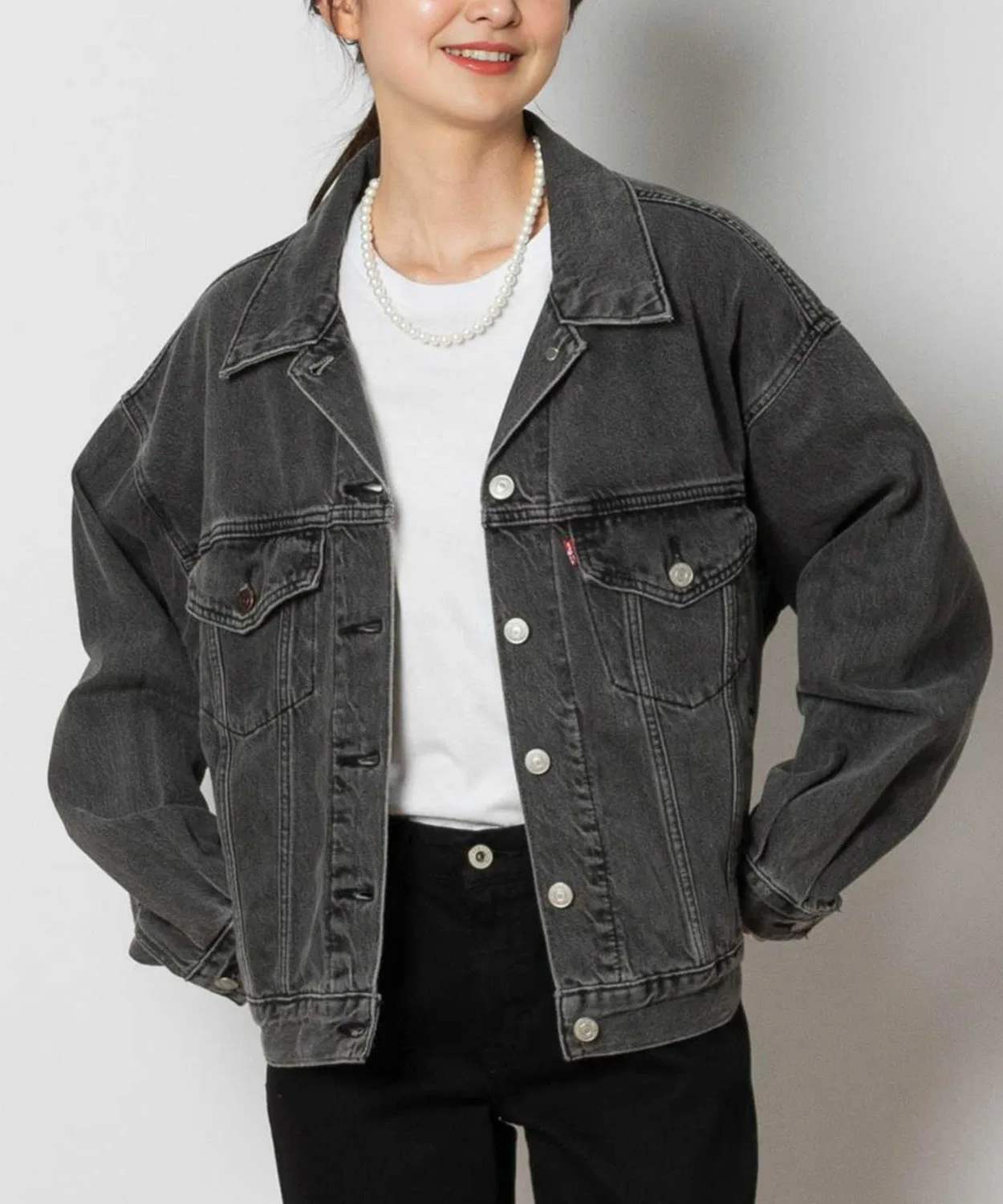 Куртка джинсовая Levi's 90s тракер джакет свободная, темно-серая