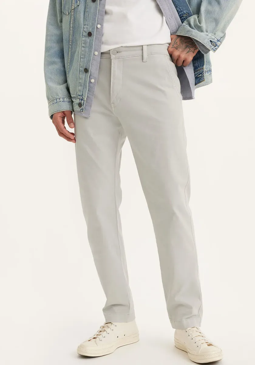 

Брюки-чиносы Levi's Chino Taper с оптимальной эластичностью, серый