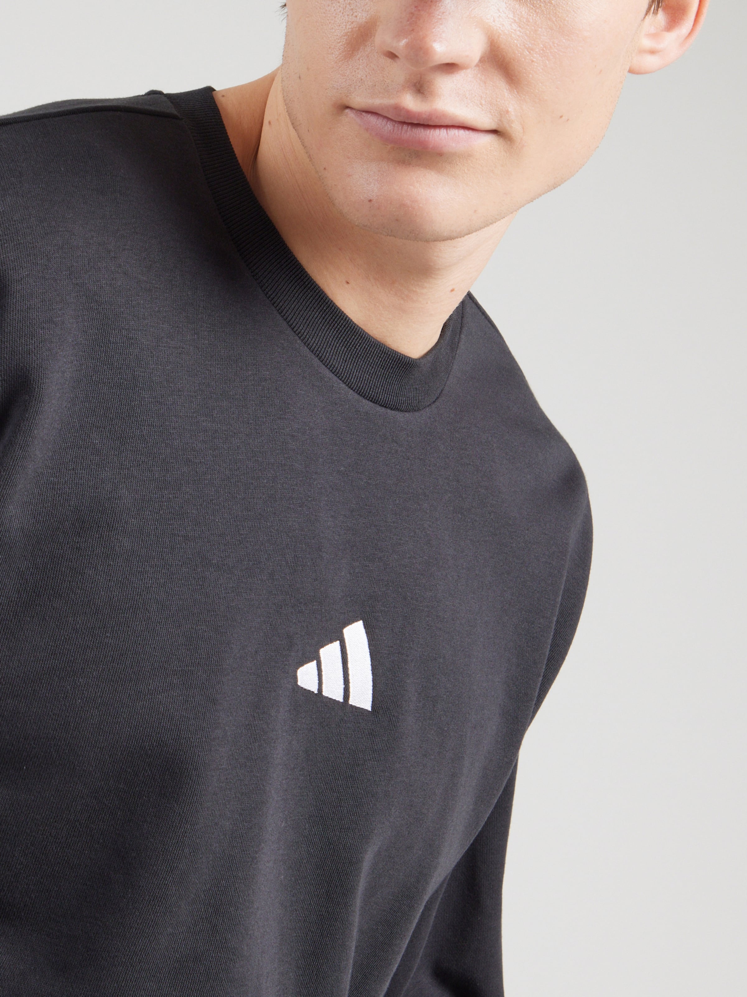 Adidas Sportswear Спортивный свитшот 'FEELCOZY' в черном цвете — фото 2