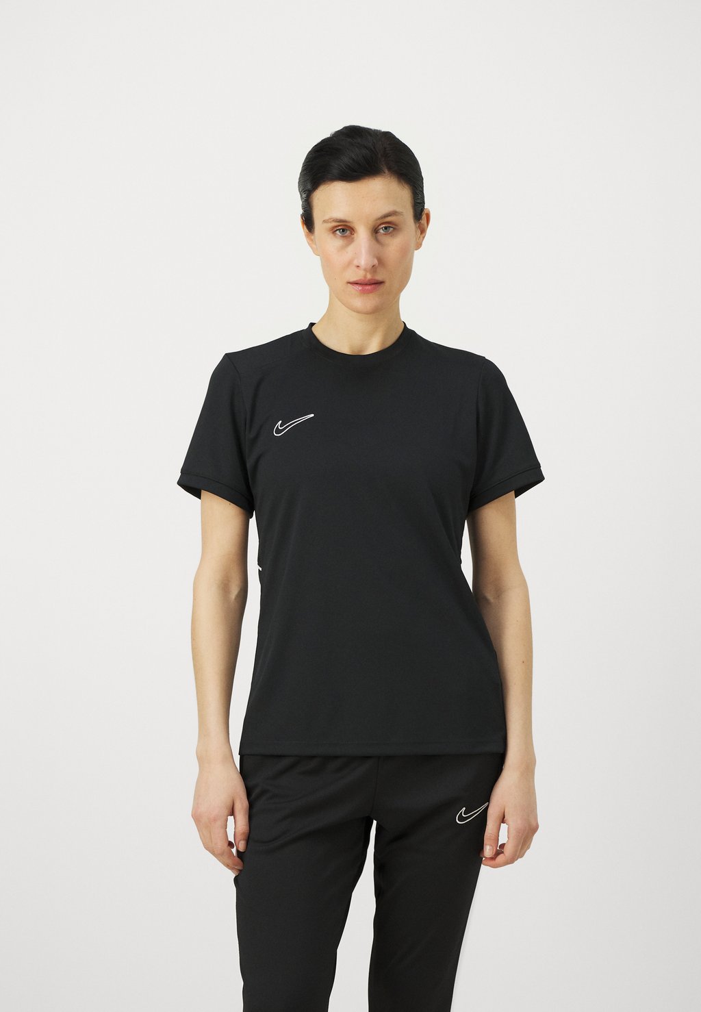 

Спортивная футболка TOP Nike Performance, черный