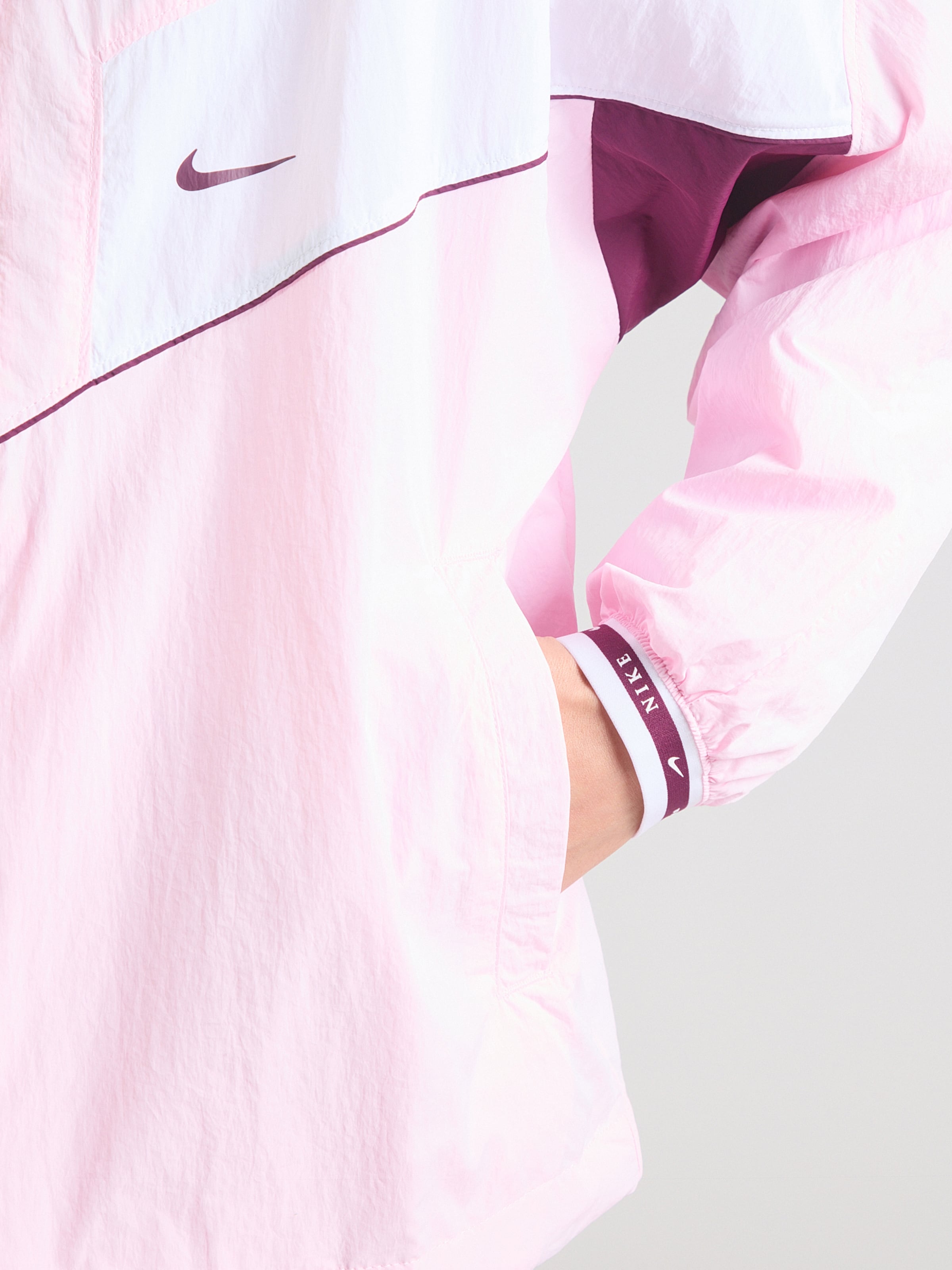 Nike Sportswear Куртка для межсезонья в цвете Rose — фото 2