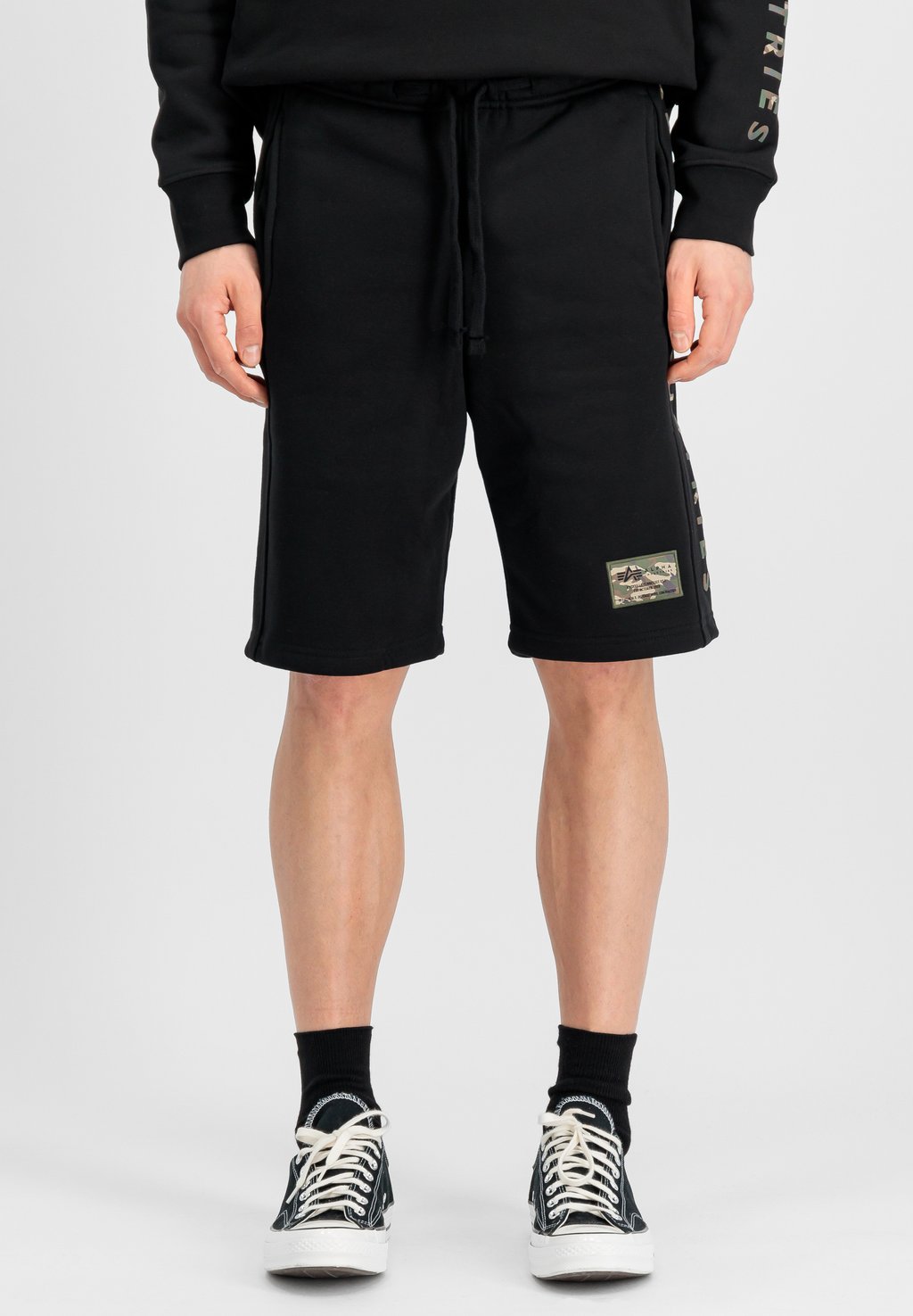 

Шорты CAMO JOGGER - Tracksuit bottoms Alpha Industries, черный