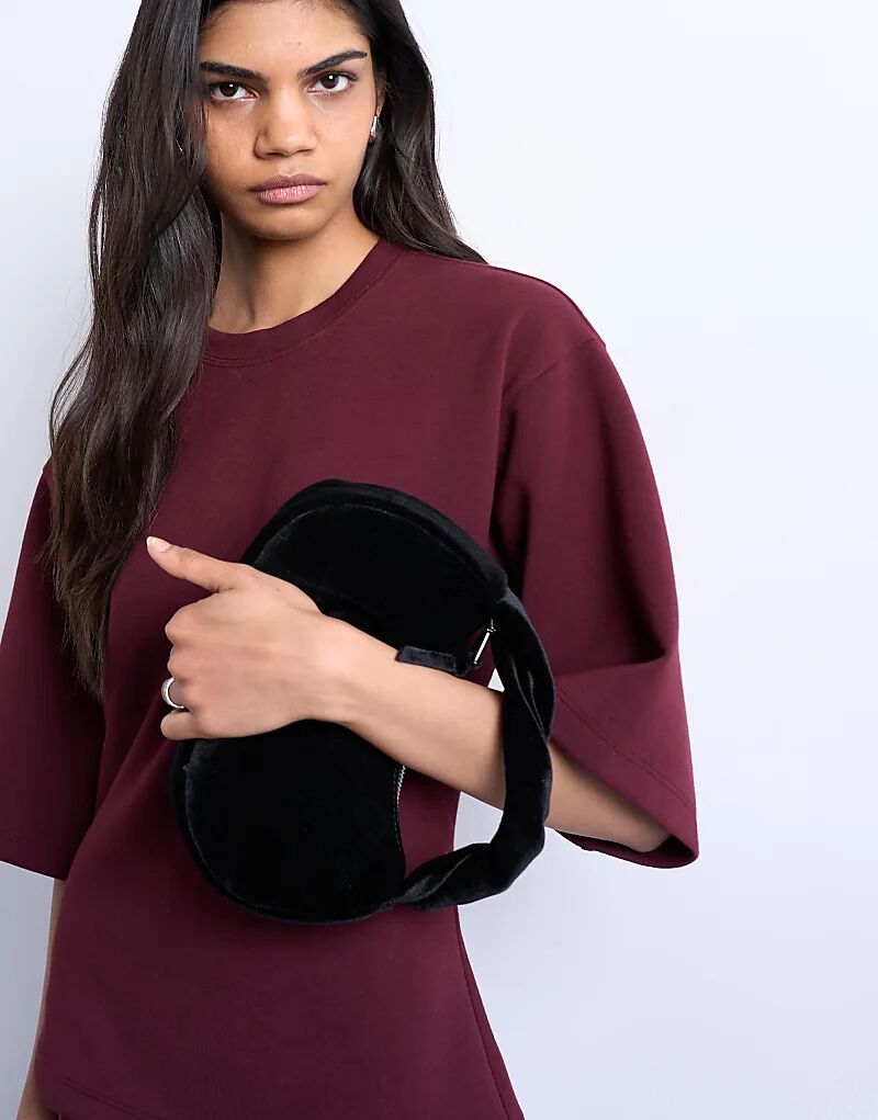 

Бархатная сумка Topshop Gail с поворотной ручкой черного цвета