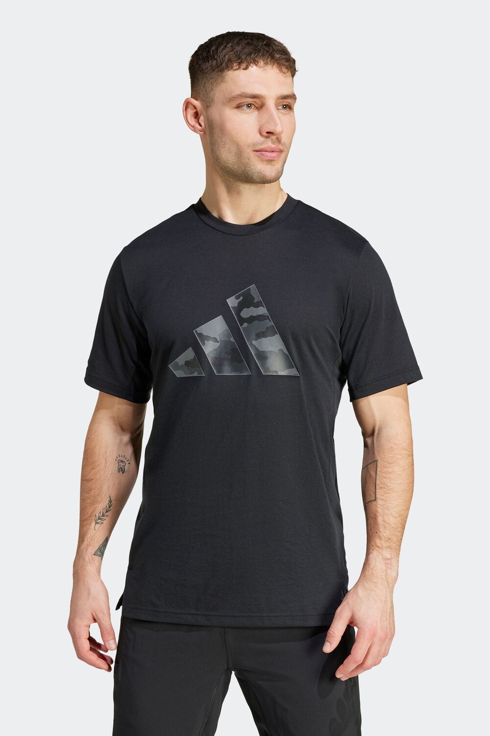 

Футболка с камуфляжным логотипом Train Essentials Adidas, черный