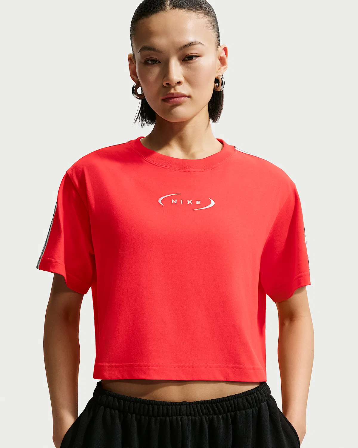 Женская свободная укороченная футболка Nike Sportswear Classic, Light Crimson