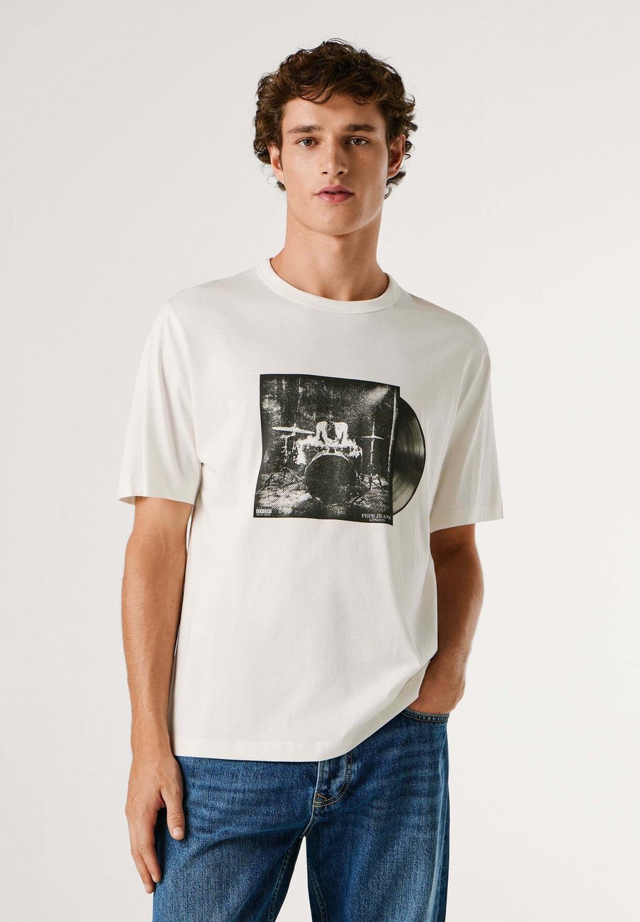 

Футболка Pepe Jeans SAWYER TEE, Off White/Off-White, Белый, Футболка Pepe Jeans SAWYER TEE, Off White/Off-White