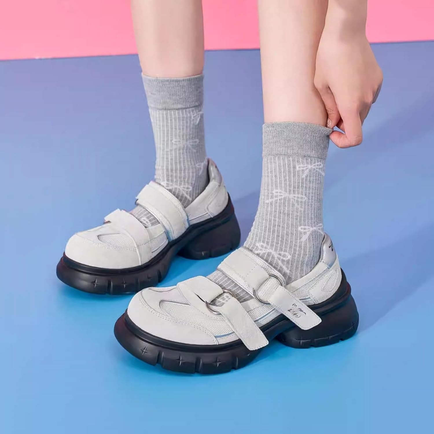Кроссовки Mary Janes Sneakerina Балетные кроссовки для женщин Теннисная обувь Плоские сандалии Повседневная удобная милая кавайная элегантная модная стильная обувь Подарки Спорт Весна Лето Осень На улице Lokolucx, белый — фото 2