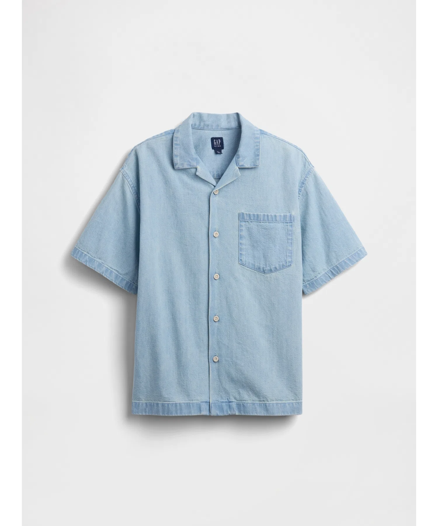 Детская джинсовая рубашка GAP Relaxed Fit светло-синяя — фото 2