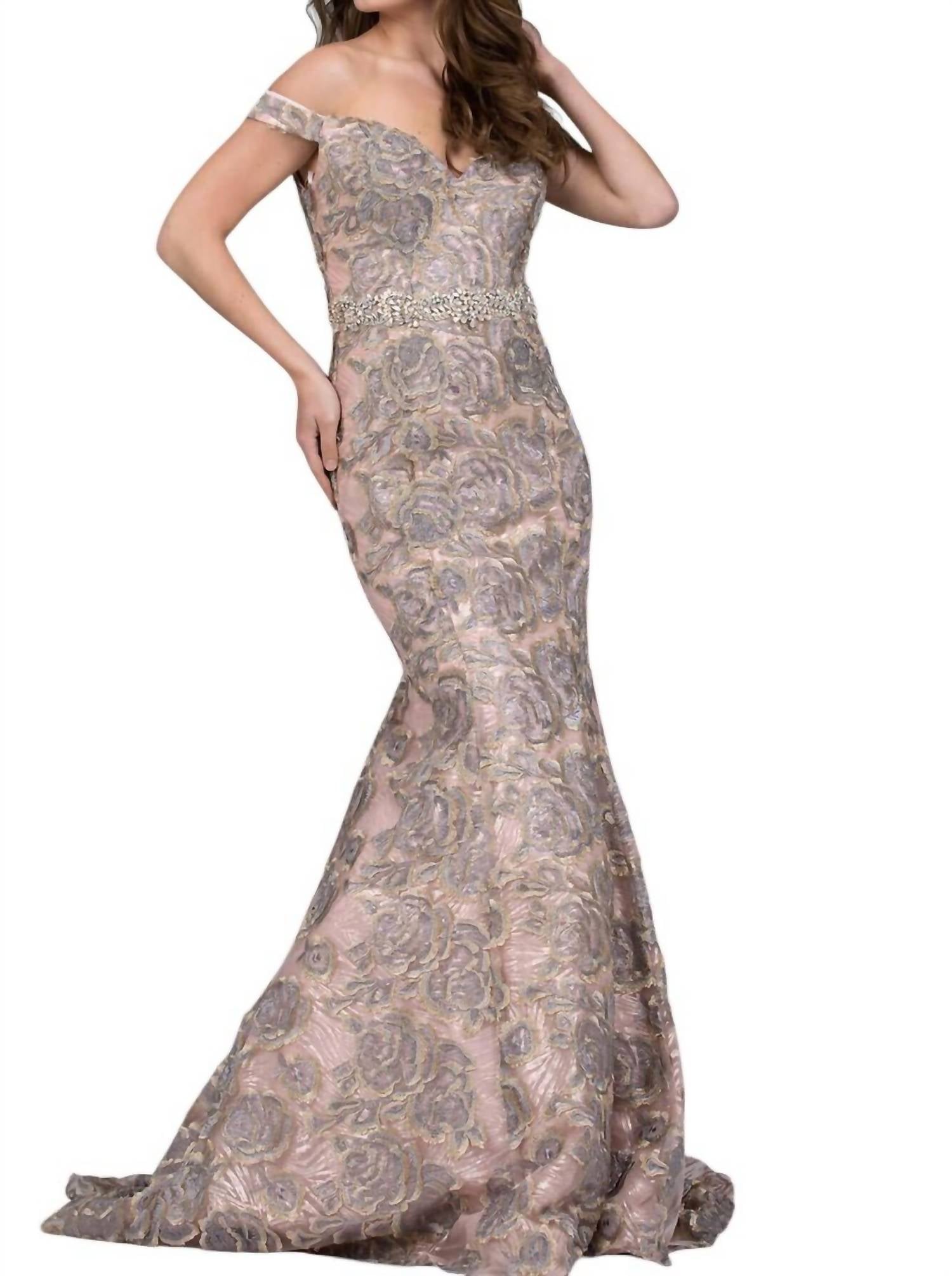 

Розовое платье-русалка с открытыми плечами и украшенным поясом JOVANI