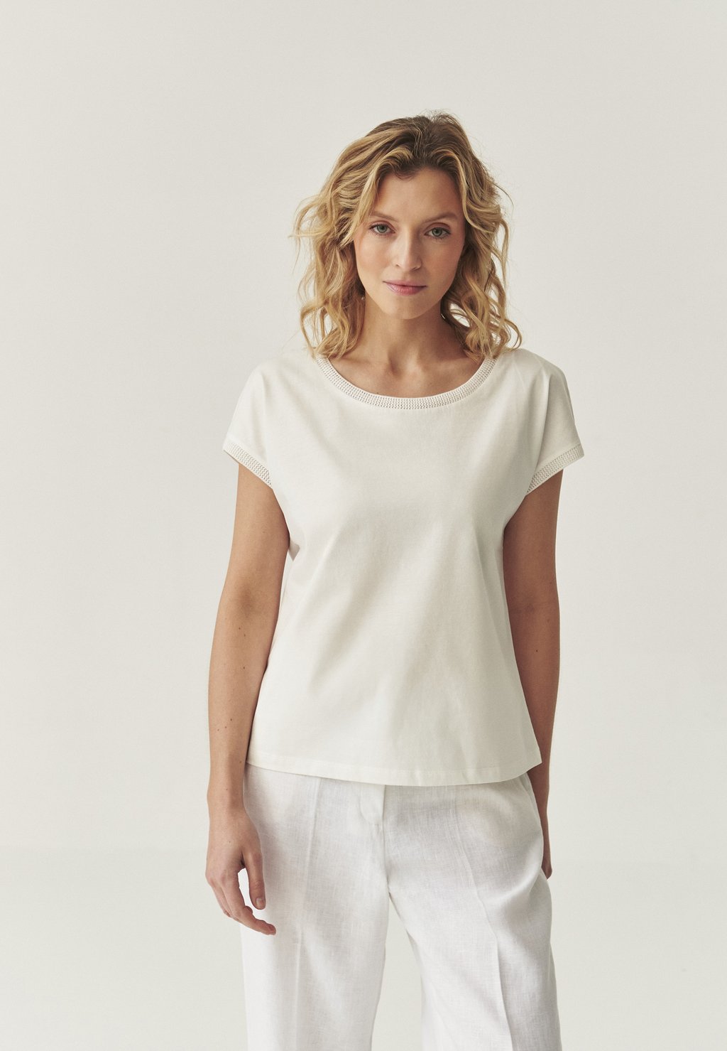 

Базовая футболка LOPINI - Blouse TATUUM, кремовый