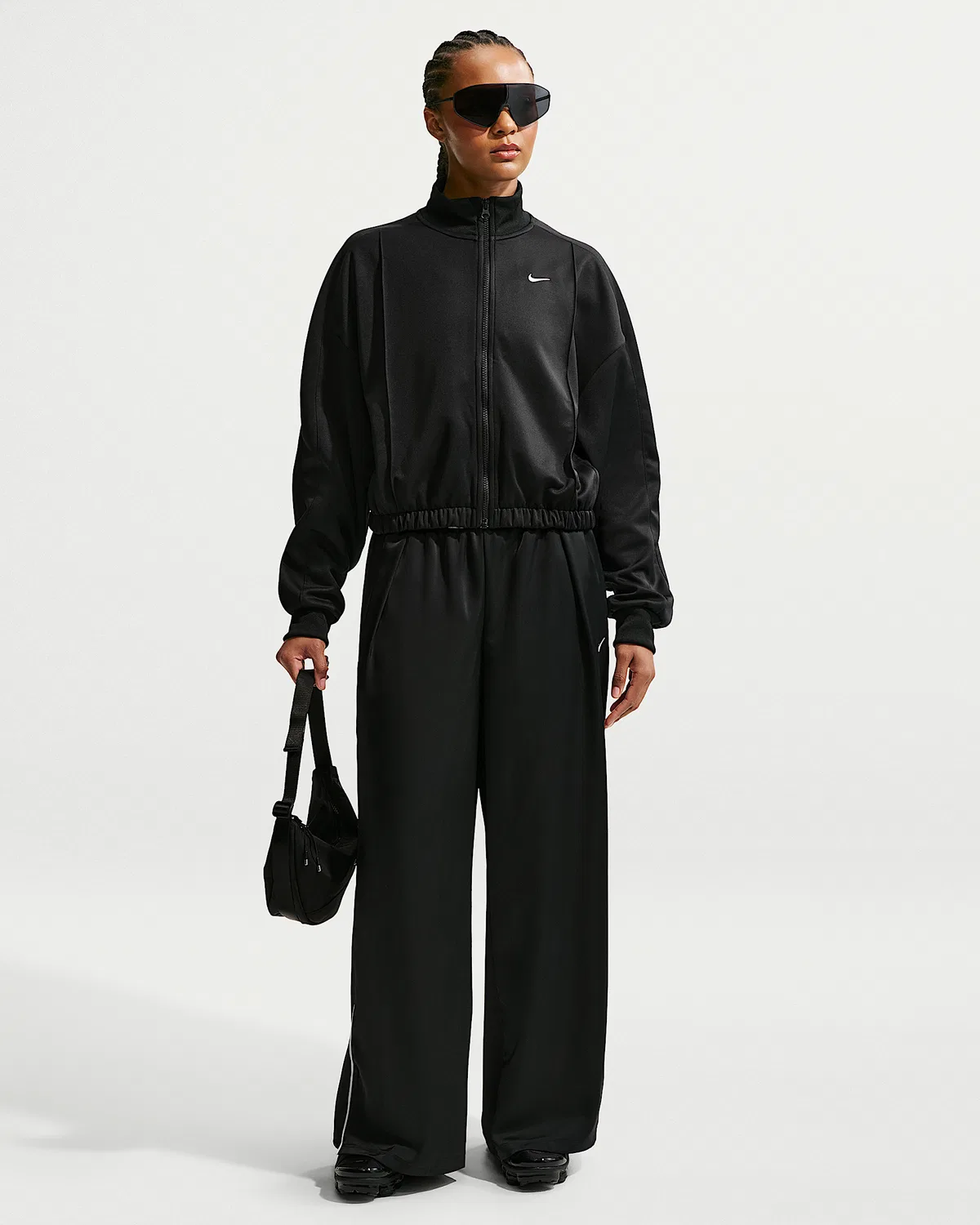 Женская ветровка Nike Sportswear, Black/Black/Chalk — фото 4