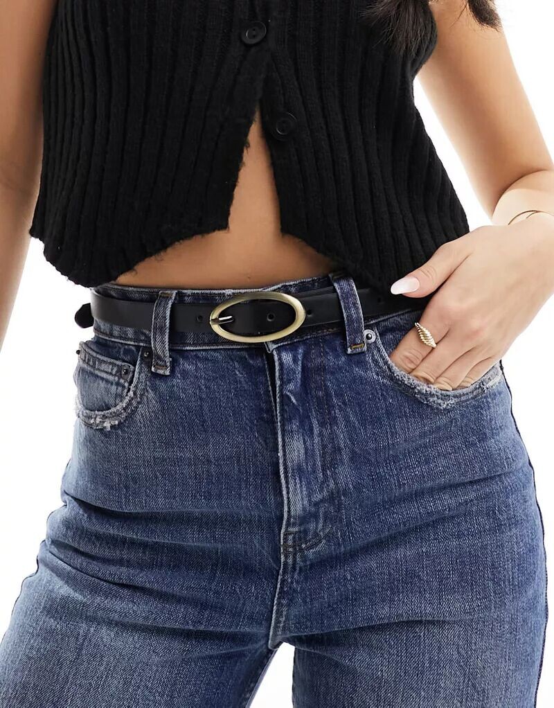 

Черный узкий ремень бойфренда ASOS Design на талию и бедра с овальной пряжкой