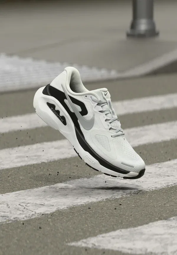 Кроссовки для бега по шоссе и пересеченной местности Nike Performance, summit white/metallic silver-coloured/black, белый с серебристым и черным