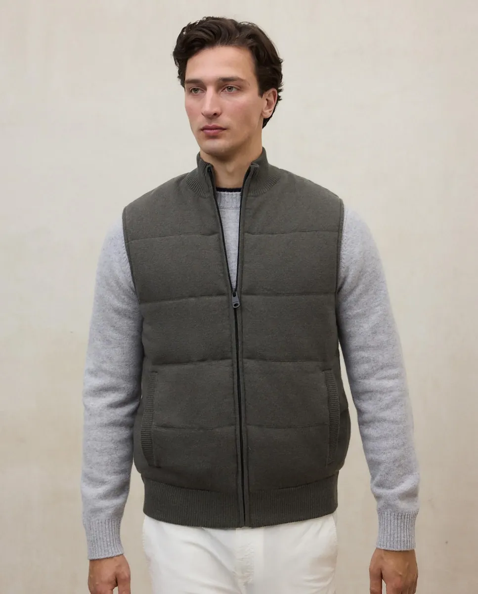 

Мужская жилетка с застежкой-молнией и боковыми карманами Ecoalf, зеленый