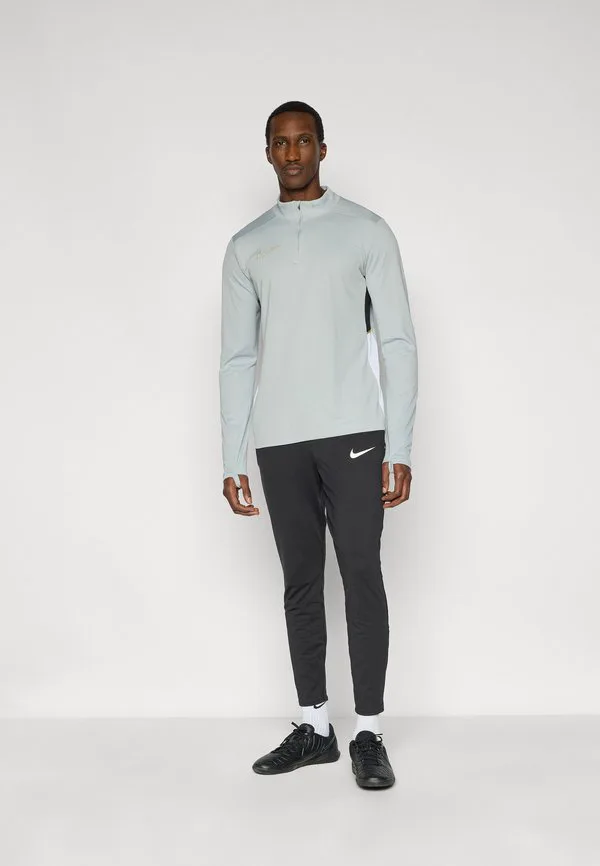 Футболка с длинными рукавами academy Nike Performance, Light Smoke Grey/Black/White/Metallic Gold-Coloured — фото 2