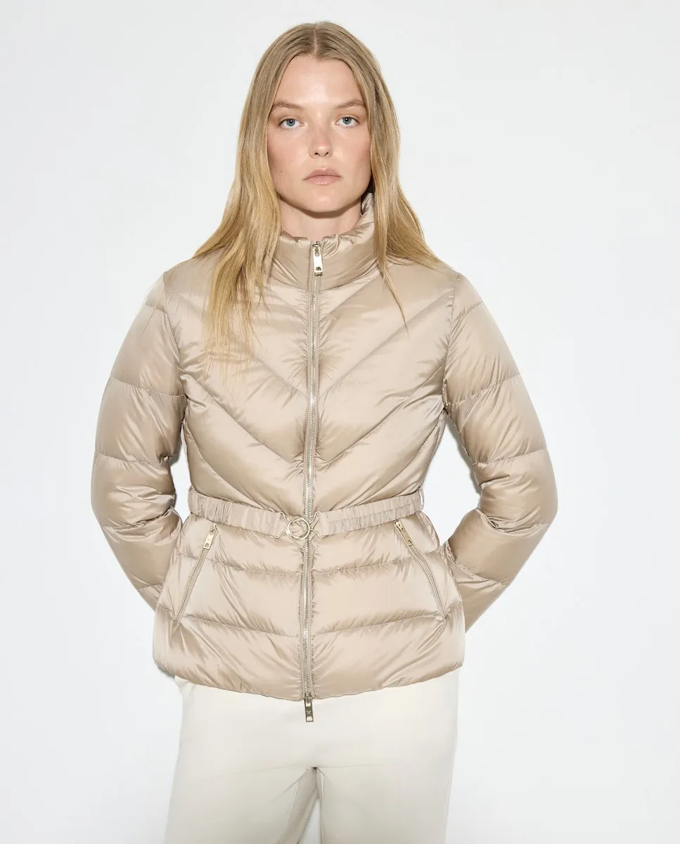 

Женский короткий гладкий пушистик Woman El Corte Inglés, бежевый