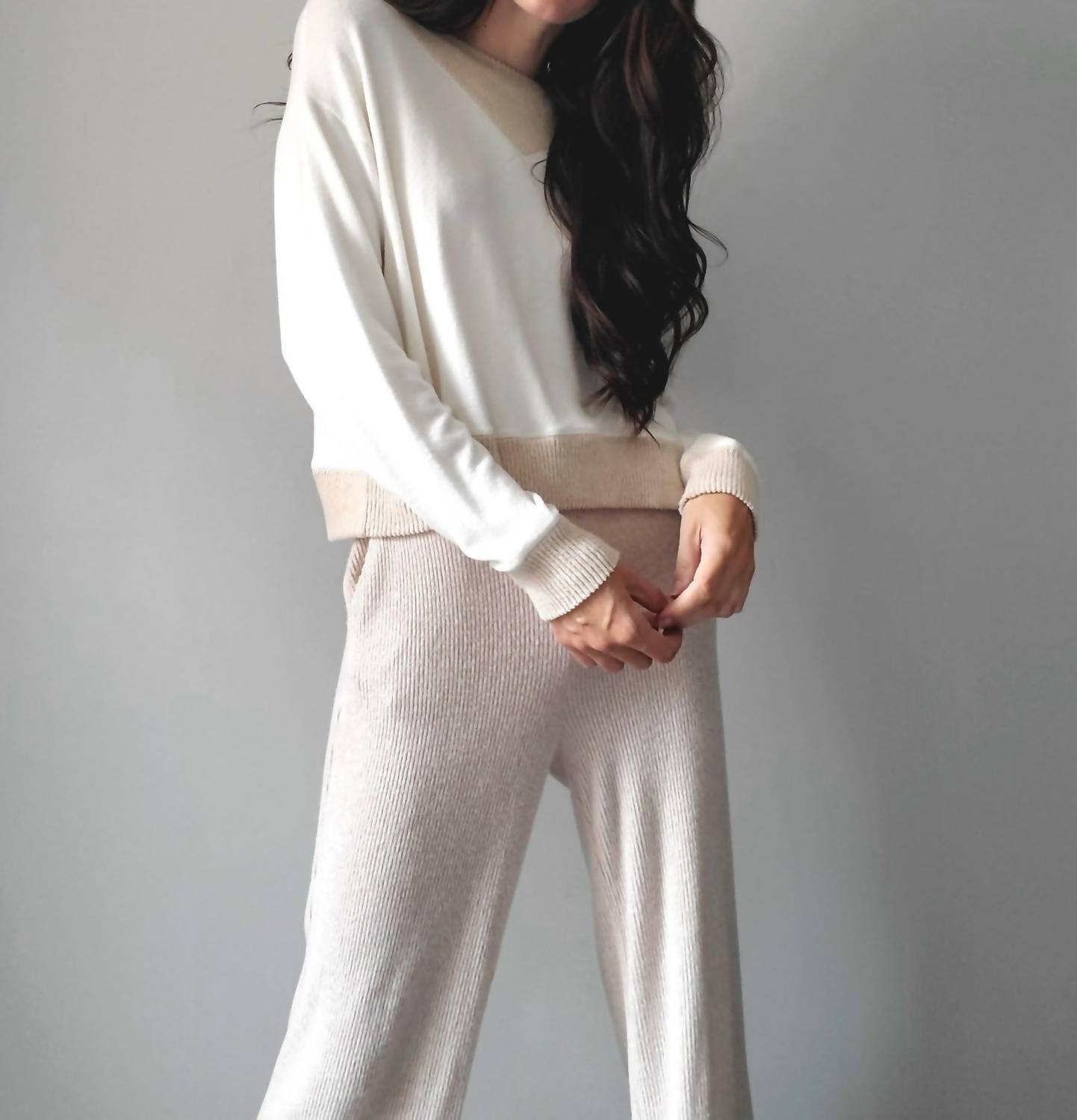 

Уютный топ Brooklyn Cozy Top цвета снега и овсянки LBLC THE LABEL, Snow And Oatmeal