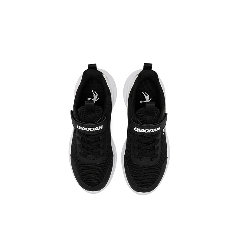QIAODAN Дышащие легкие амортизирующие детские беговые кроссовки Black/Jordan White Kids' — фото 4
