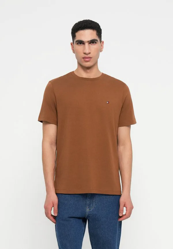 Футболка с круглым вырезом и вышивкой флага, базовая футболка Tommy Hilfiger, Highland Khaki