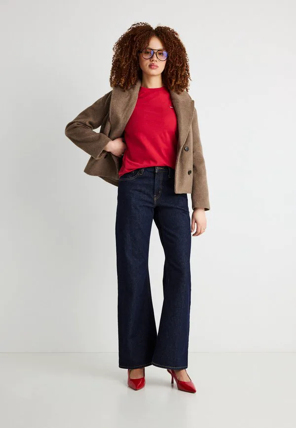 Идеальная футболка, базовая футболка Levi'S, Scarlet Smile — фото 2