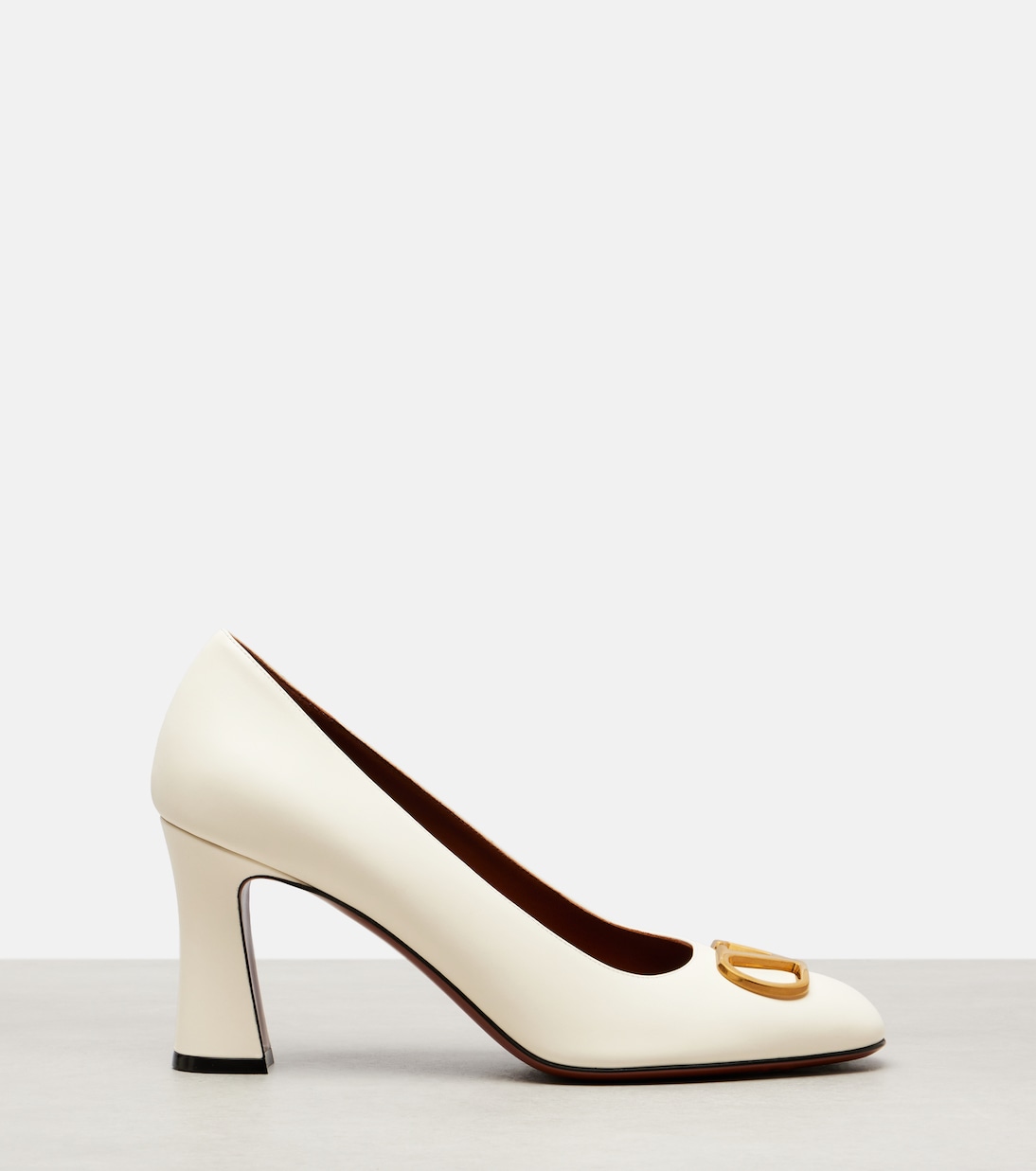 Кожаные туфли-лодочки VLogo Signature 80 Valentino Garavani, слоновая кость — фото 4