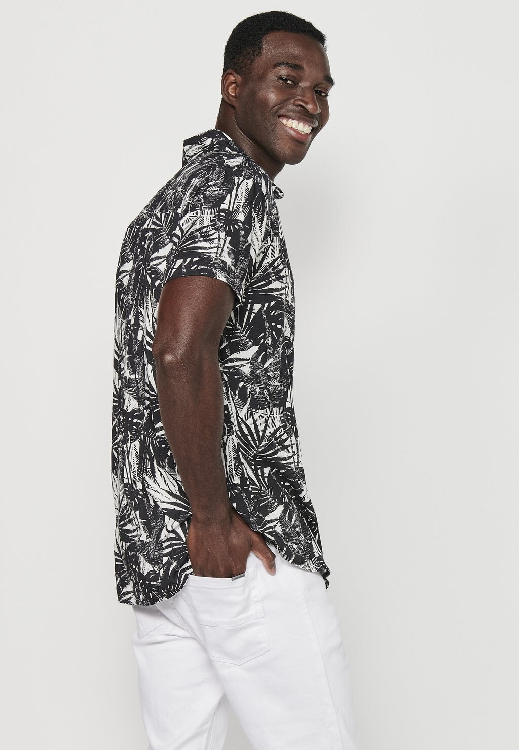 

Рубашка Short Sleeve Koroshi, черная