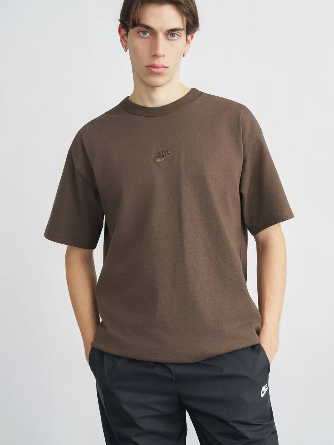 Футболка 'PREM ESS' Nike Sportswear, Dark Brown — фото 2