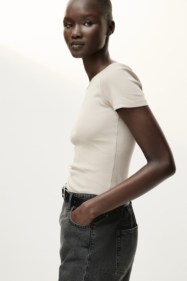 

Футболка в рубчик H&M, бежевый