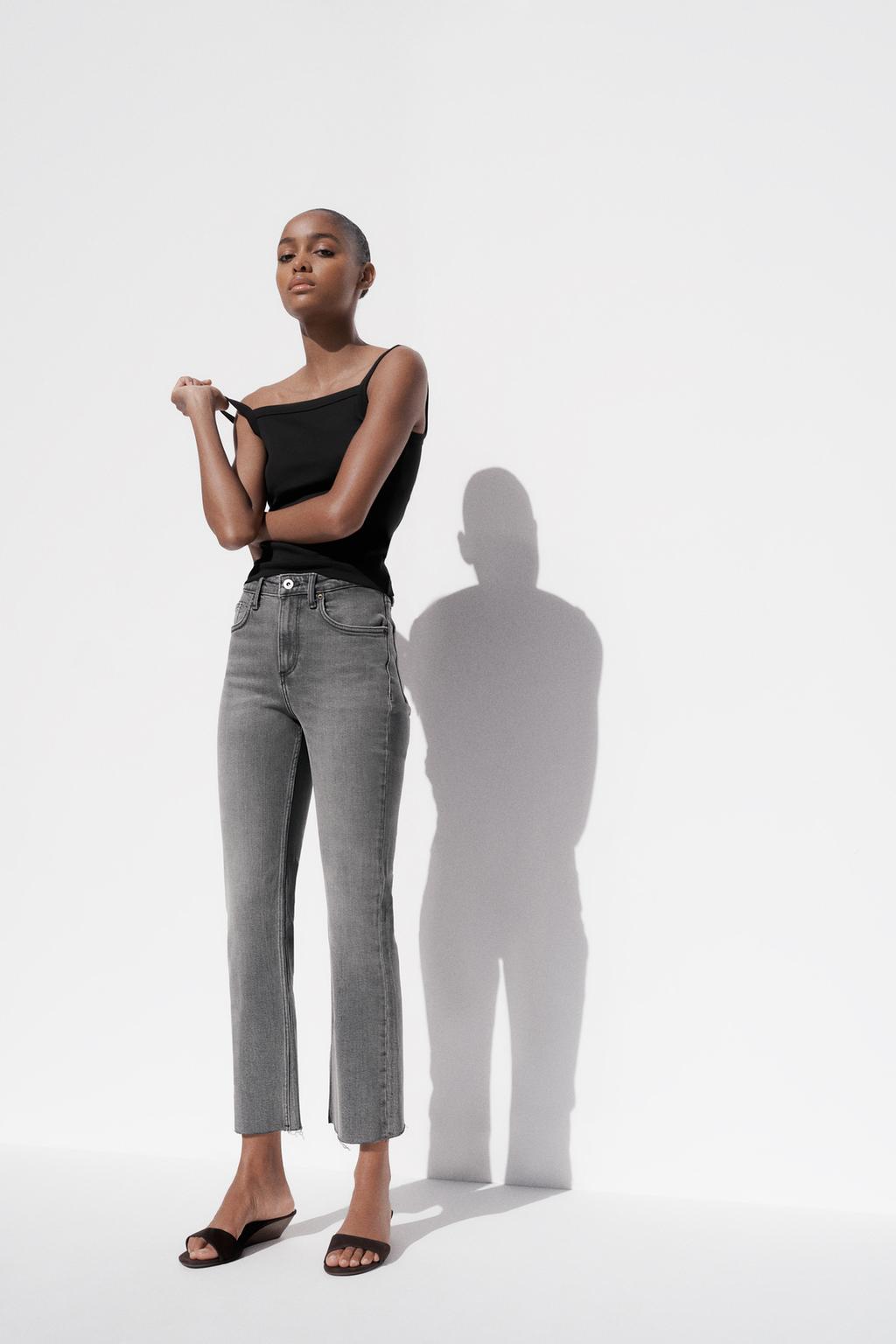 

Укороченные расклешенные джинсы trf с высокой талией ZARA, цвет Light grey
