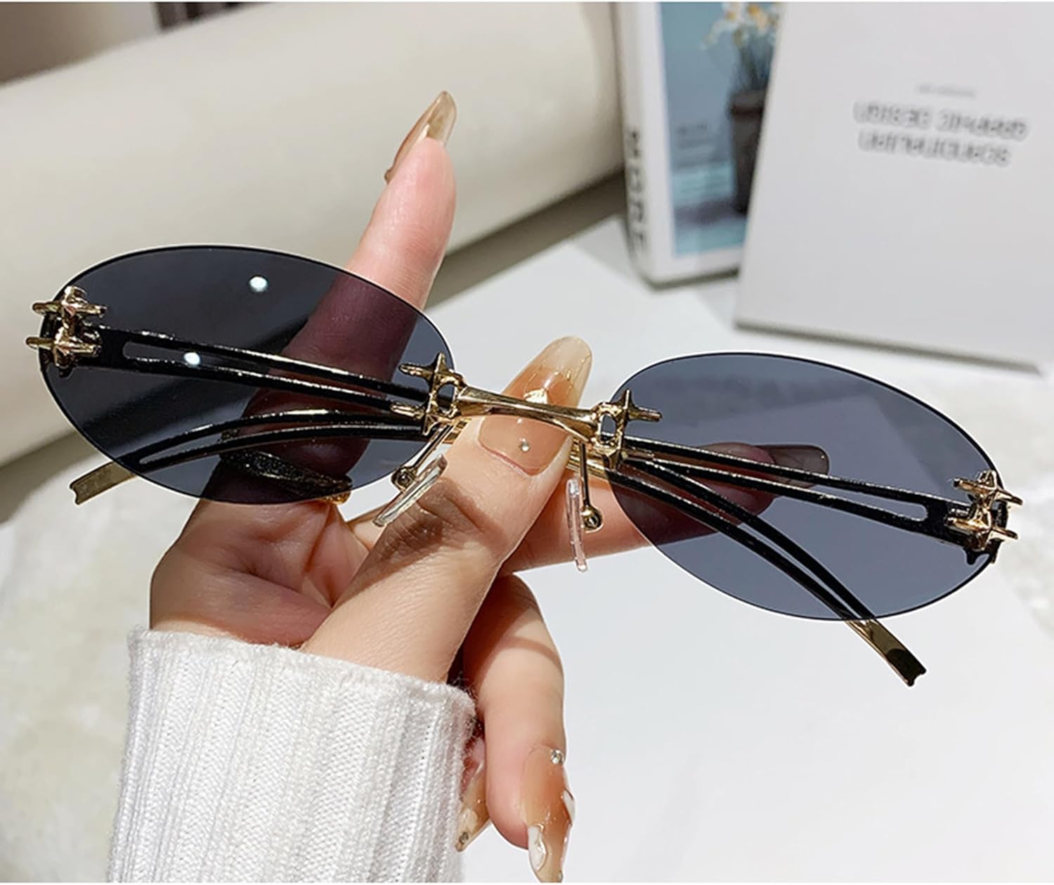 

bullabulling Винтажные маленькие овальные солнцезащитные очки для женщин, модные солнцезащитные очки в стиле Y2k Star, без оправы, защита от УФ-излучения UV400, металлические очки (золотой/черный), Gold/Black