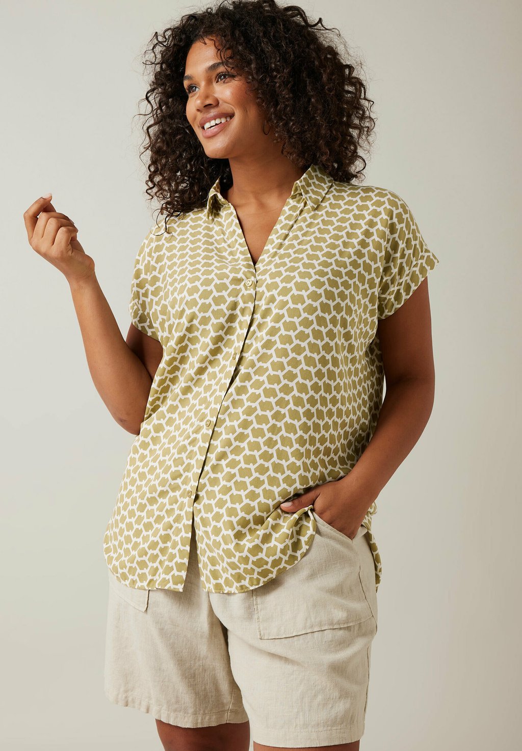 

Блузка на пуговицах GEOMETRIC PRINT Evans, светло-коричневый