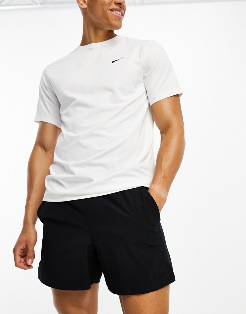Черные 5-дюймовые шорты Nike Dri-FIT