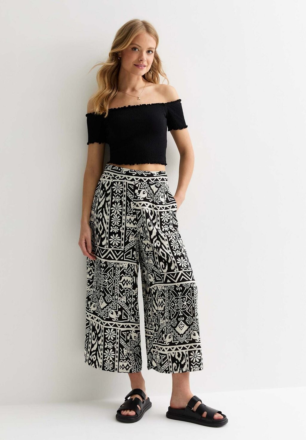 

Брюки Folk Cropped New Look, черный