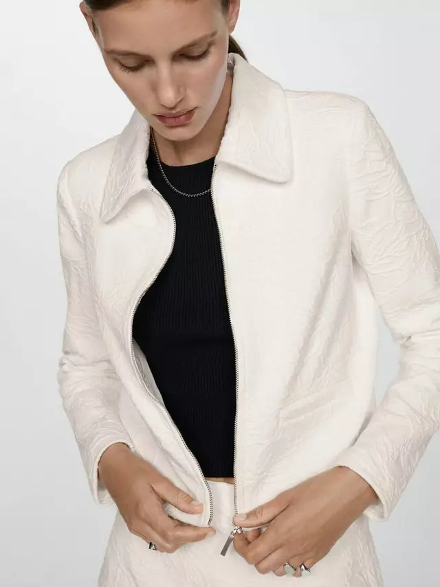 

Куртка Mango Pattie Textured, цвет light beige