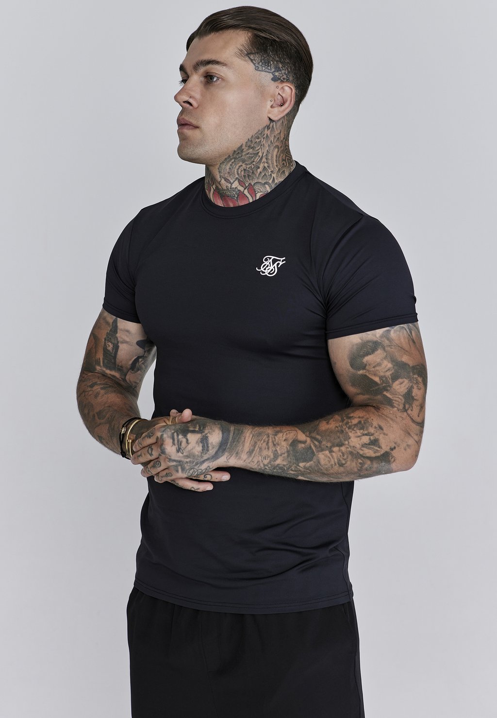 

Базовая футболка MUSCLE FIT SIKSILK, черный