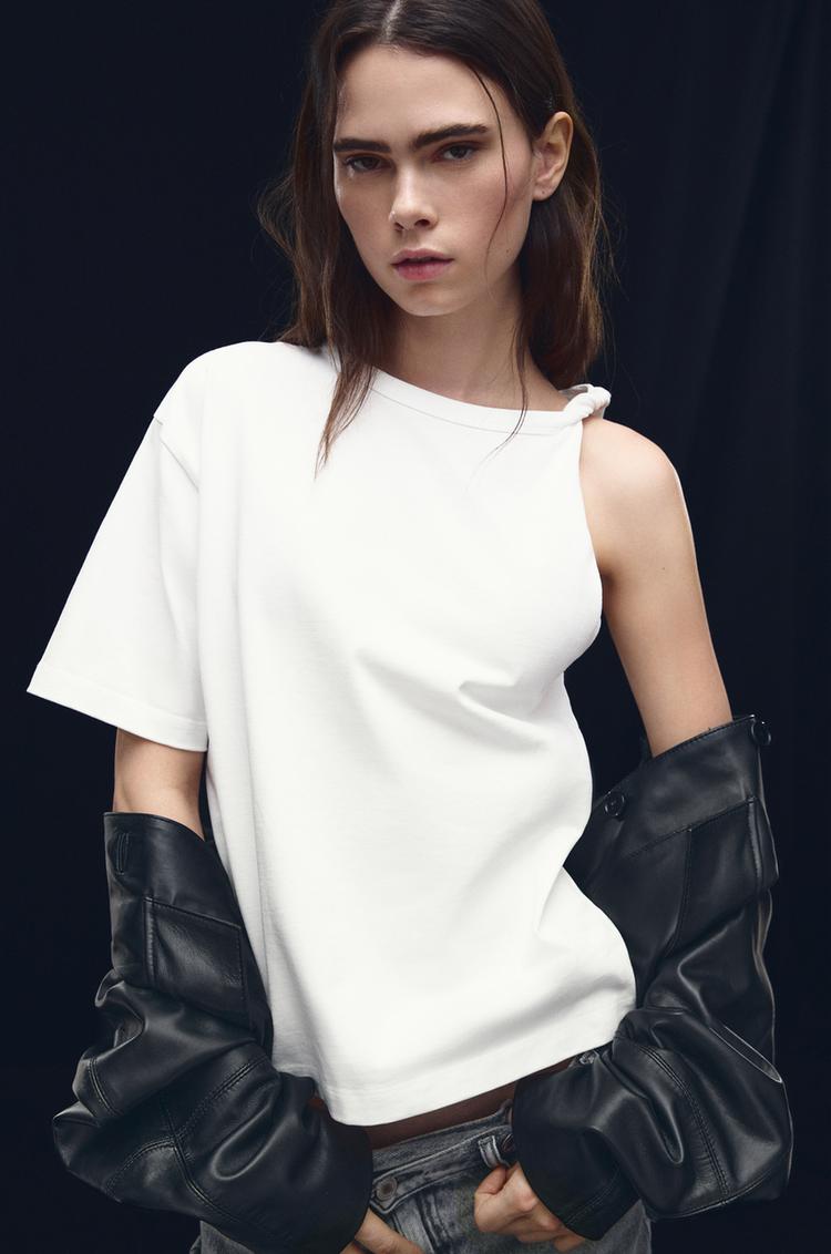 

Асимметричная футболка с узлом Pull And Bear, белый