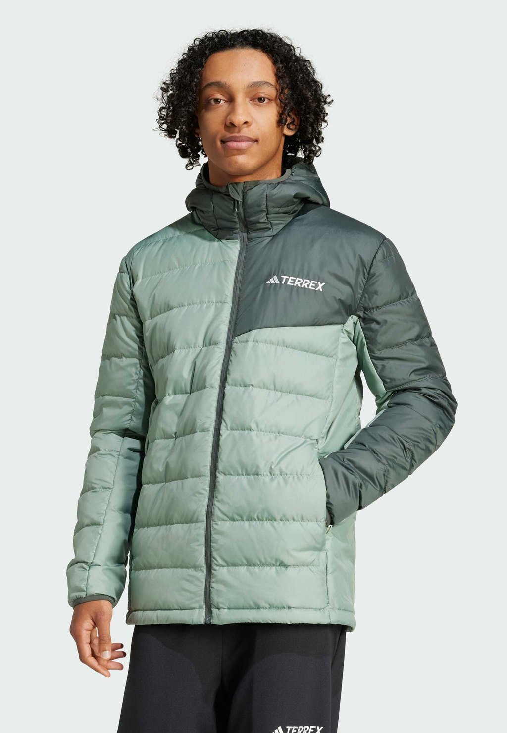 

Пуховик MULTI Adidas Terrex, зеленый