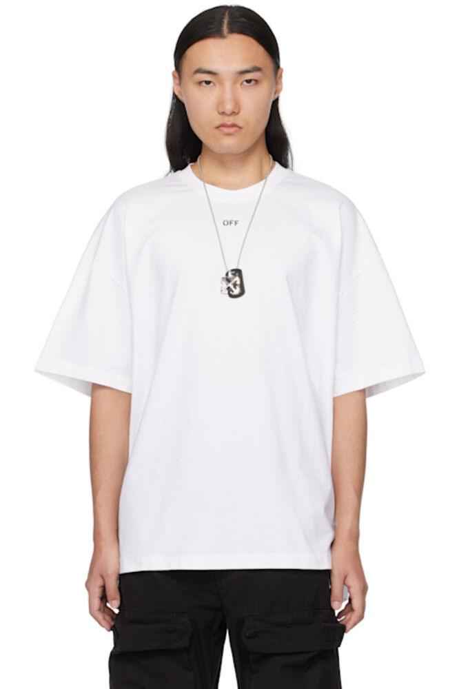 

Белая надпись «Off» на футболке Off-White