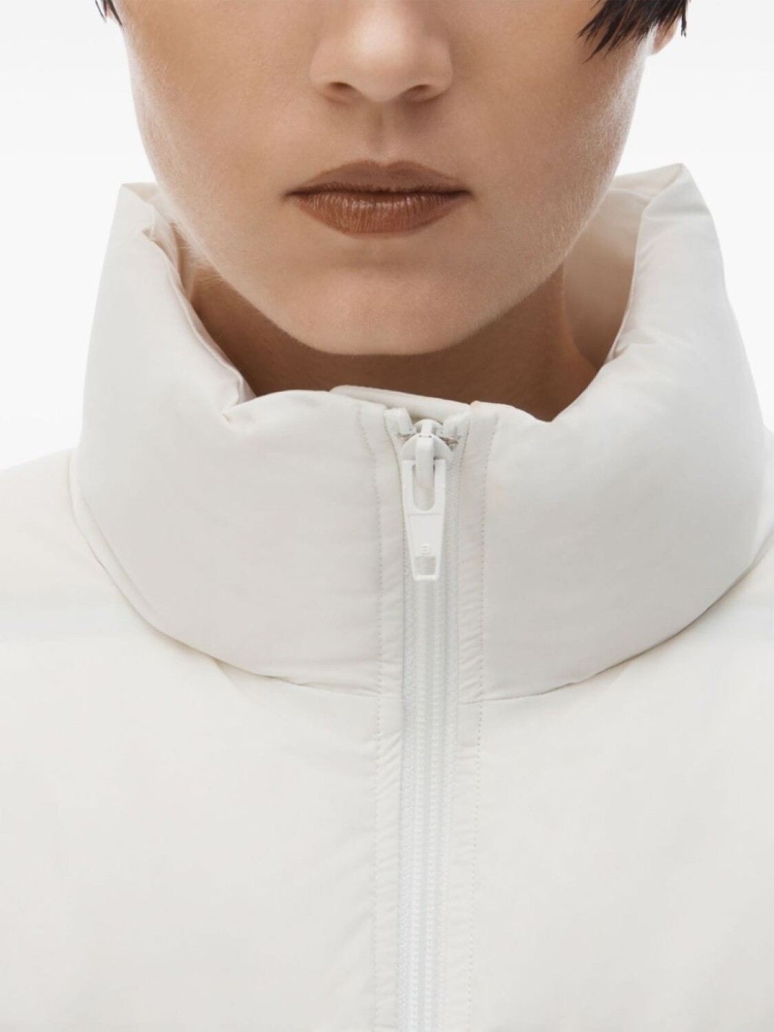 Укороченная стеганая куртка Alexander Wang, белый — фото 4