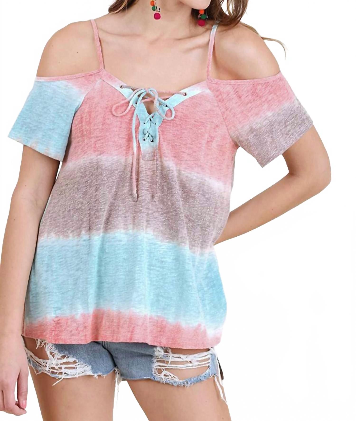 

Топ с кружевной шнуровкой и асимметричными плечами в цветовой гамме Mint Mix Umgee