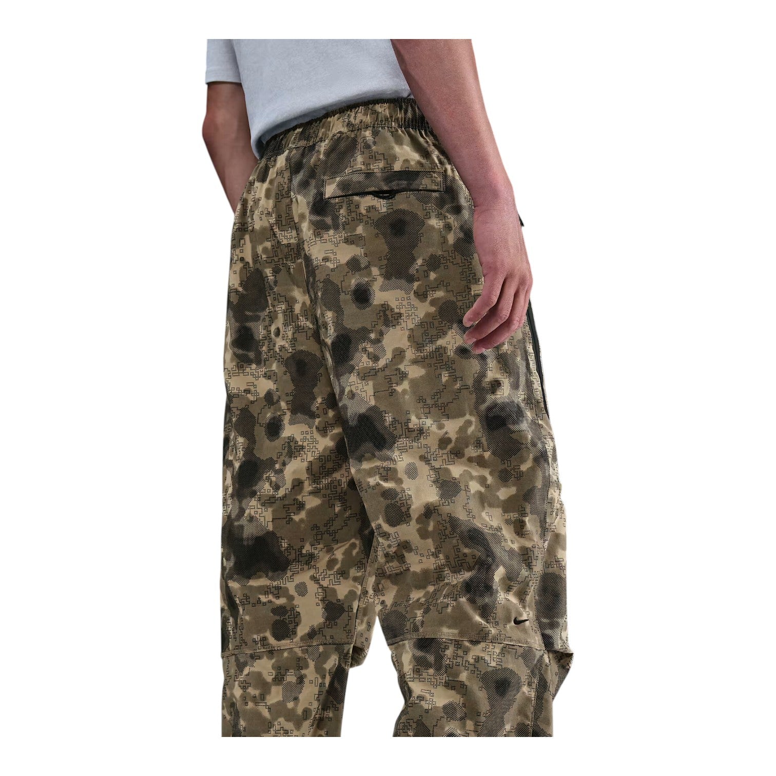 Брюки Nike Tech Dri-FIT свободного кроя 'Woven Camo' — фото 2