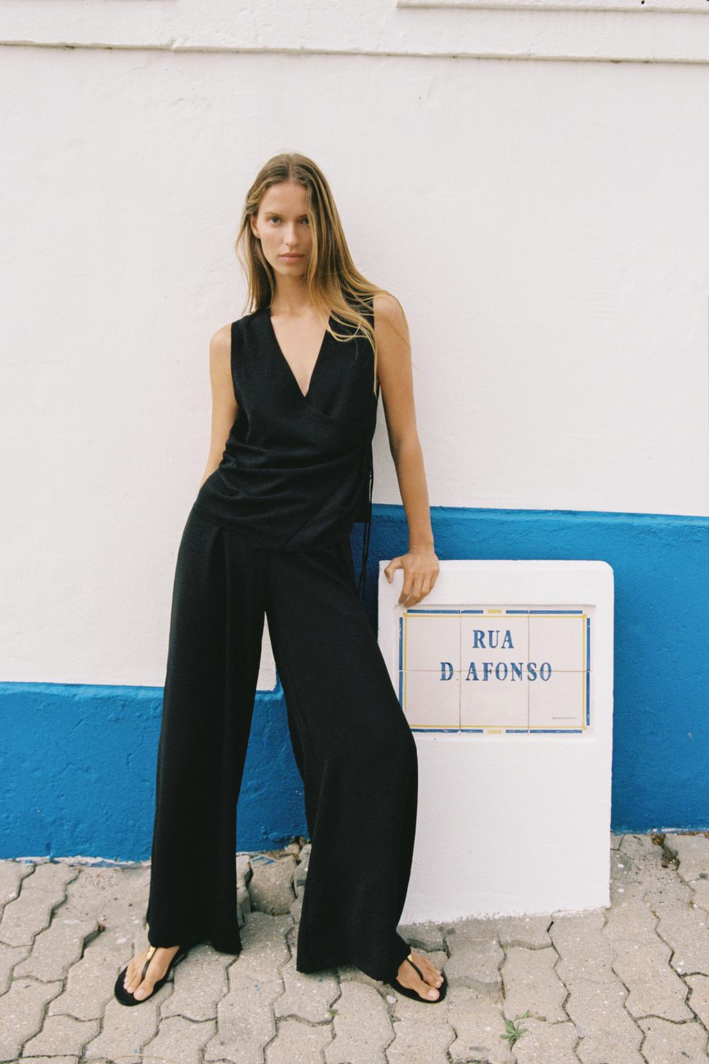

Брюки свободного покроя с штопкой ZARA, черный