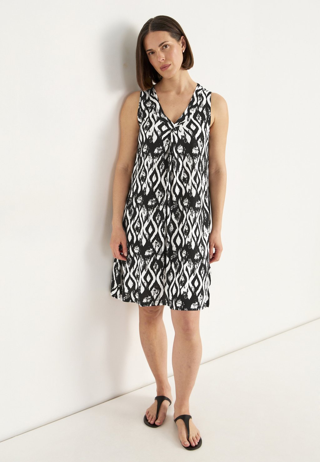 

Платье из джерси V-NECK SLEEVELESS Cellbes of Sweden, черный